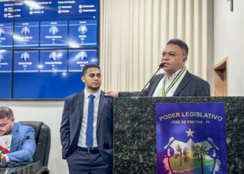 João Araújo Recebe Medalha do Mérito Legislativo Freitense em Cerimônia na Câmara Municipal