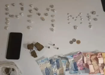 Suspeito é preso com drogas, munições e dinheiro em Barras-PI; comparsa conseguiu fugir