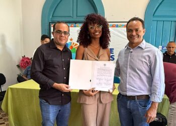 Prefeito Pedro Gomes empossa novos professores efetivos em José de Freitas