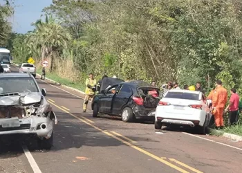 Seis pessoas ficam feridas em acidente envolvendo três veículos na PI-113, em José de Freitas