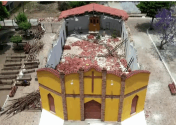 Teto de igreja desaba e santuário fica destruído no Norte do Piauí; veja vídeo