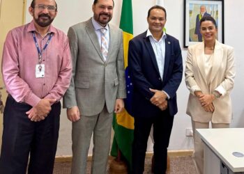 Prefeito Pedro Gomes discute ações ambientais em reunião no IBAMA