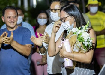 Vice-prefeita Andreia Ferreira, retorna a José de Freitas após três meses de tratamento contra leucemia