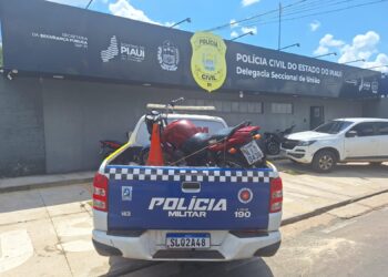 Polícia Militar recupera moto roubada há 8 anos e conduz envolvidos à Delegacia de União