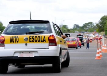 Contran aprova novas regras para tirar a CNH e elimina obrigatoriedade de aulas em autoescolas