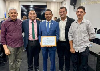Deputado Federal Dr. Francisco recebe título de Cidadão Freitense na câmara municipal de José de Freitas
