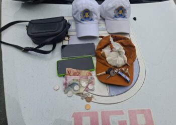 Casal é preso com cocaína, crack e maconha após tentar fugir de blitz do BPTran em Teresina