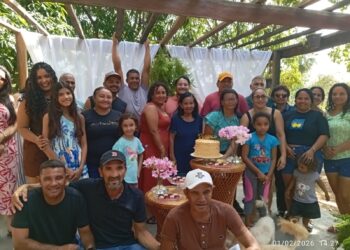 Com surpresa da família, matriarca celebra 67 anos em José de Freitas