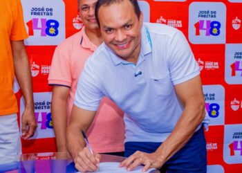 Prefeito Pedro Gomes assina ordem de serviço para pista de caminhada no bairro Cidade Nova