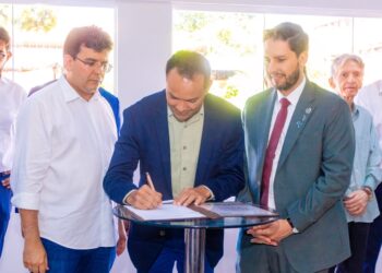 José de Freitas é contemplada com CEU da Cultura; prefeito assina termo para início da construção