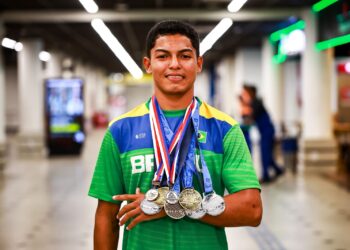 João Pedro Silva, de José de Freitas, é campeão mundial de canoagem