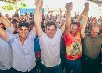 Ex-prefeito Roger Linhares deixa oposição e anuncia apoio à reeleição de Rafael Fonteles